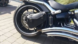 Sacoche Myleatherbikes Softail Breakout (79)